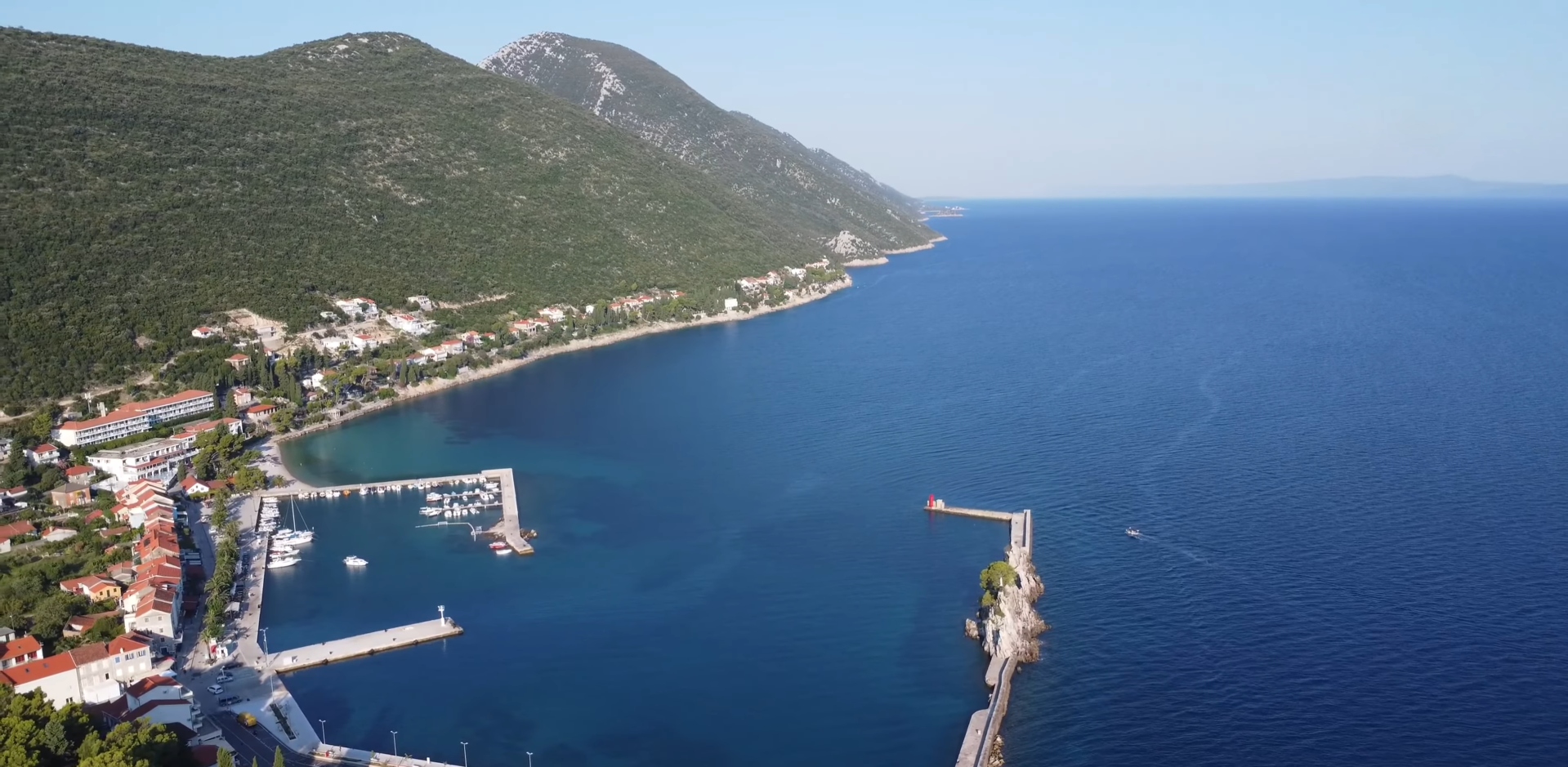 Pogled na Trpanj i more
